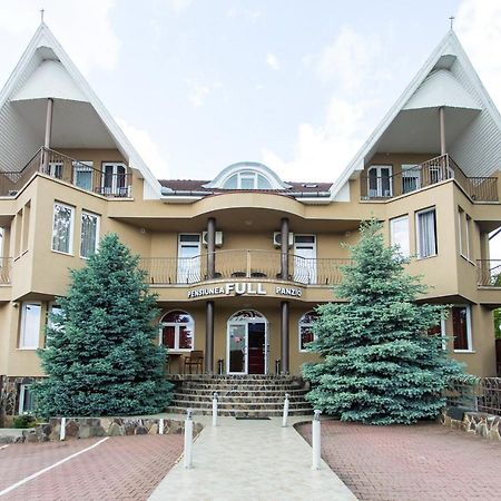 Pensiunea Full Târgu-Mureş Zewnętrze zdjęcie